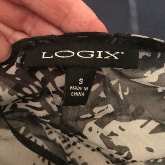 Beautiful blouse - Picture 6 of 6